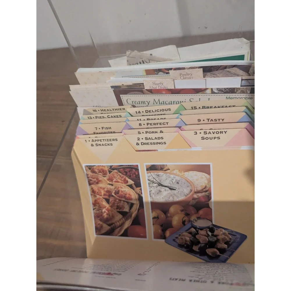 Vtg Plastic Recipe Box Index Card Collection Clippings‎ Typed Grandma's Kitchen